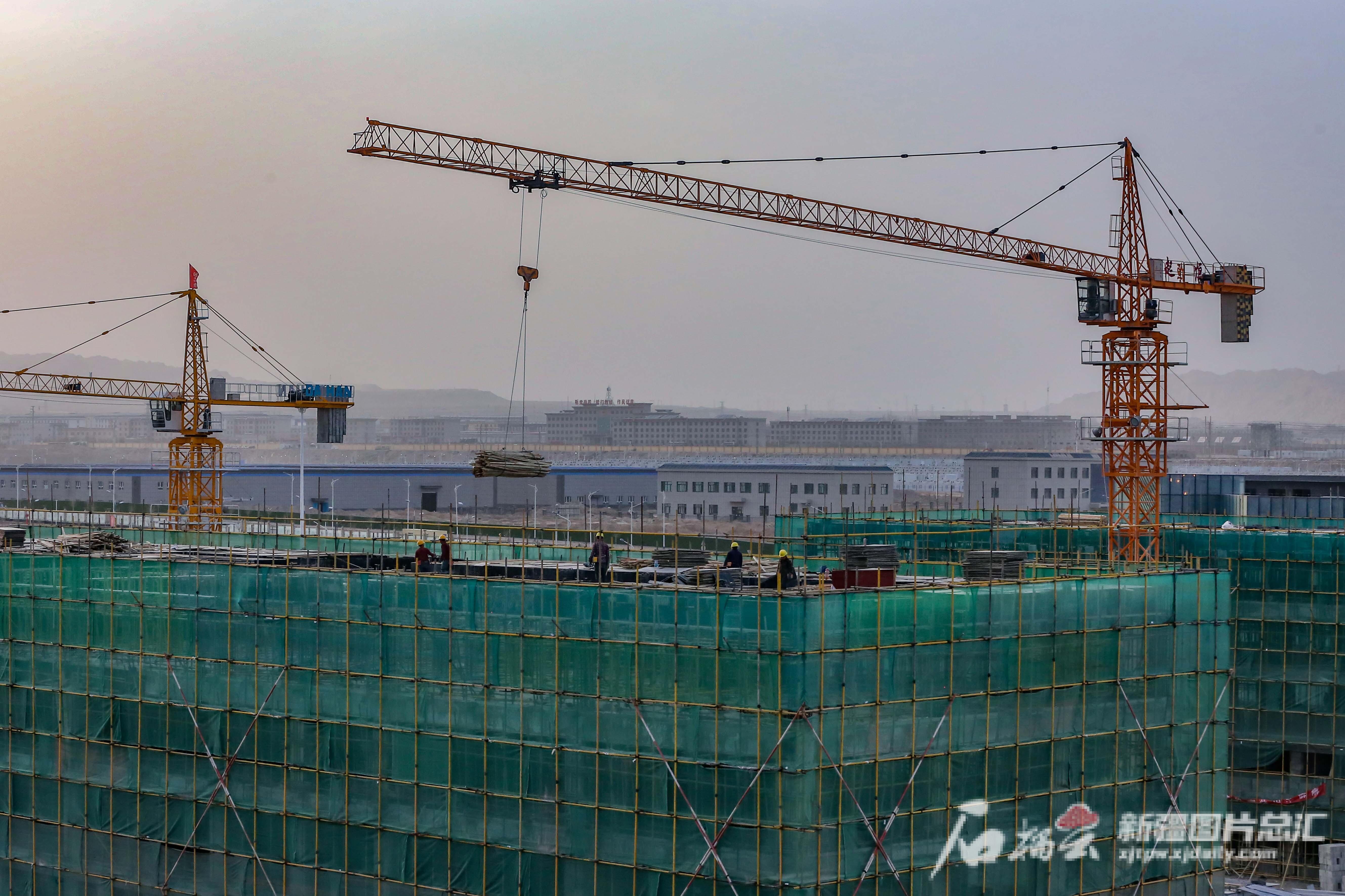 喀什经济开发区纺织家纺产业园建设有序推进(图6) 喀什经济开发区纺织家纺产业园建设有序推进(图6)
