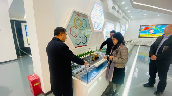 文林峰参观中国建材集团装配式建筑科技馆丨宽创国际博物馆设计(图2) 文林峰参观中国建材集团装配式建筑科技馆丨宽创国际博物馆设计(图2)