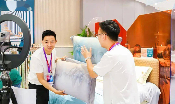 家纺产业转型升级跨越发展 成效明显(图2) 家纺产业转型升级跨越发展 成效明显(图2)