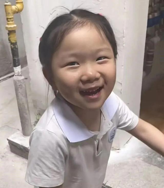 首次!被邀上春晚!脑瘫女孩豆豆、影老板、田鼠大婶他们才是闪闪发亮的明星(图6) 首次!被邀上春晚!脑瘫女孩豆豆、影老板、田鼠大婶他们才是闪闪发亮的明星(图6)