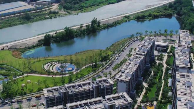 蹲点调研彭派之城:推窗见绿出门即景(图18) 蹲点调研彭派之城:推窗见绿出门即景(图18)
