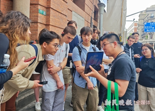 一场特别的Citywalk:读读建筑门上的字外国大学生深度游上海(图4) 一场特别的Citywalk:读读建筑门上的字外国大学生深度游上海(图4)