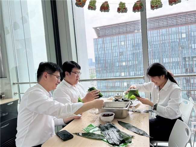 中建八局西北公司中原事业部及各项目组织开展“浓情过端午”主题活动(图2)