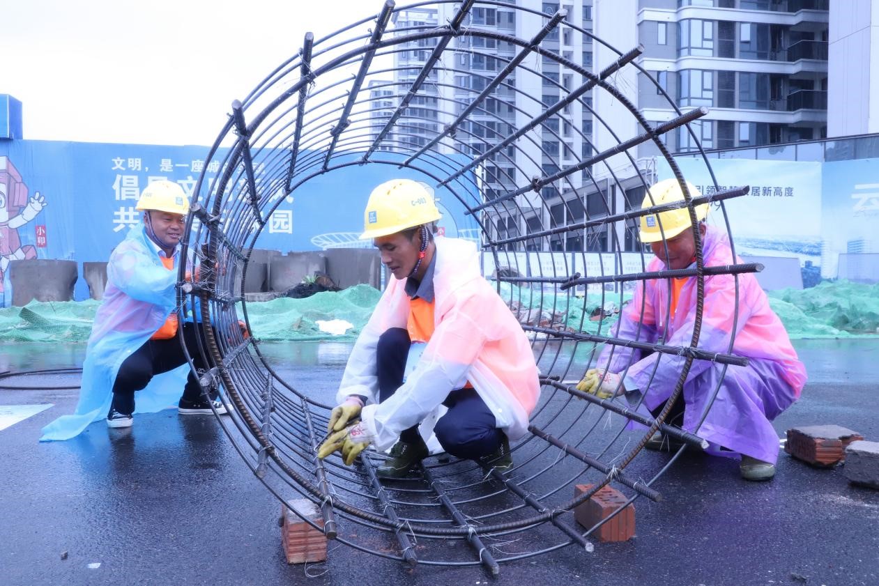 以赛促建创品质技能比武勇争先——赣州市2024年青年工人技能大赛暨“虔能杯”建筑行业职工比武活动顺利开展(图2) 以赛促建创品质技能比武勇争先——赣州市2024年青年工人技能大赛暨“虔能杯”建筑行业职工比武活动顺利开展(图2)