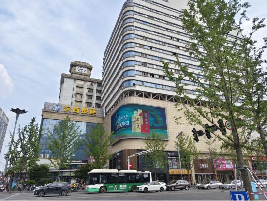 武汉商圈“曾经的神”如今仅剩3个商业项目:一个慢调谋变、一个无心运营、成功盘活(图3) 武汉商圈“曾经的神”如今仅剩3个商业项目:一个慢调谋变、一个无心运营、成功盘活(图3)