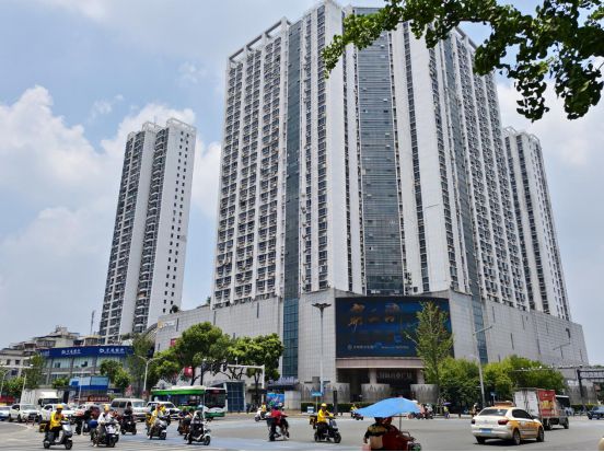 武汉商圈“曾经的神”如今仅剩3个商业项目:一个慢调谋变、一个无心运营、成功盘活(图4) 武汉商圈“曾经的神”如今仅剩3个商业项目:一个慢调谋变、一个无心运营、成功盘活(图4)
