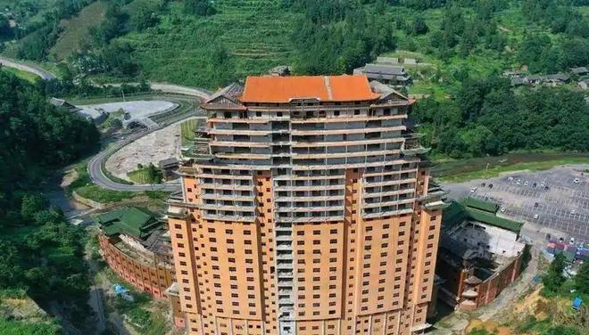 负债400亿!却花2亿修建“天下第一水司楼”多家接手公司跑路(图15) 负债400亿!却花2亿修建“天下第一水司楼”多家接手公司跑路(图15)