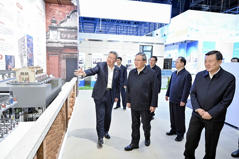 李强在参观调研中国建筑科技展时强调:着力推进好房子建设 更好满足人民群众高品质居住需求(图2) 李强在参观调研中国建筑科技展时强调:着力推进好房子建设 更好满足人民群众高品质居住需求(图2)