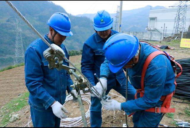 精心部署全力推进2025年配网工程复工复产(图2)