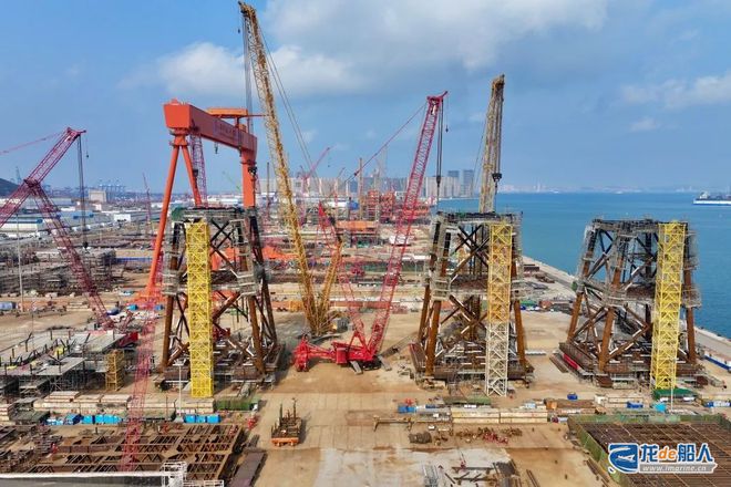 我国承建的最复杂国际海上油气工程项目导管架封顶