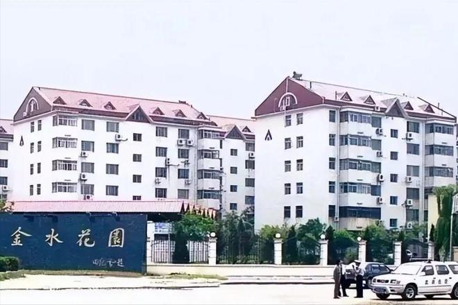 千亿规模却被一场暴雨冲垮胡葆森的建业究竟为何暴雷(图2) 千亿规模却被一场暴雨冲垮胡葆森的建业究竟为何暴雷(图2)