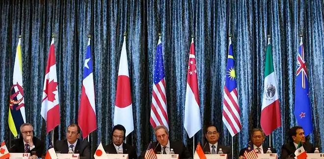 反噬来了!特朗普加税后35国联手反制美5个州进入“紧急状态”(图6) 反噬来了!特朗普加税后35国联手反制美5个州进入“紧急状态”(图6)