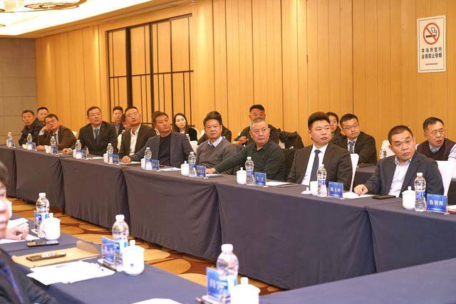 共启新篇!建业地产创新发展论坛暨集中签约仪式圆满举行(图4) 共启新篇!建业地产创新发展论坛暨集中签约仪式圆满举行(图4)