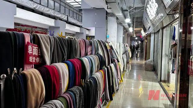 柯桥纺织交易市场人气下降商家经营分化 轻纺城:先拢市、再造市(图5) 柯桥纺织交易市场人气下降商家经营分化 轻纺城:先拢市、再造市(图5)