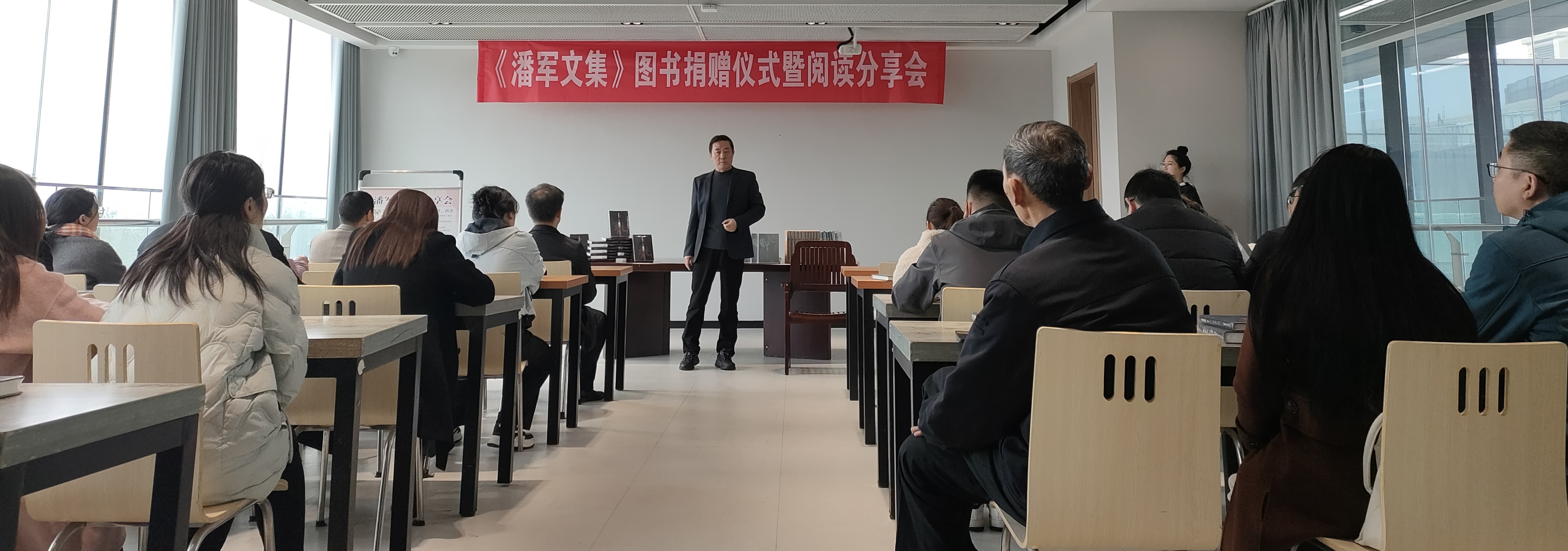 安庆市图书馆新馆正式开放(图2) 安庆市图书馆新馆正式开放(图2)